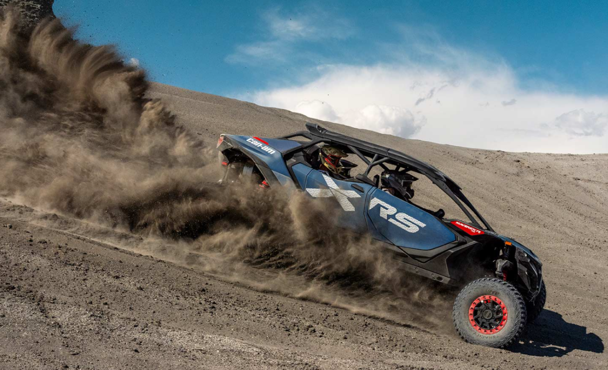2025 Maverick MAX X-rs SAS Action